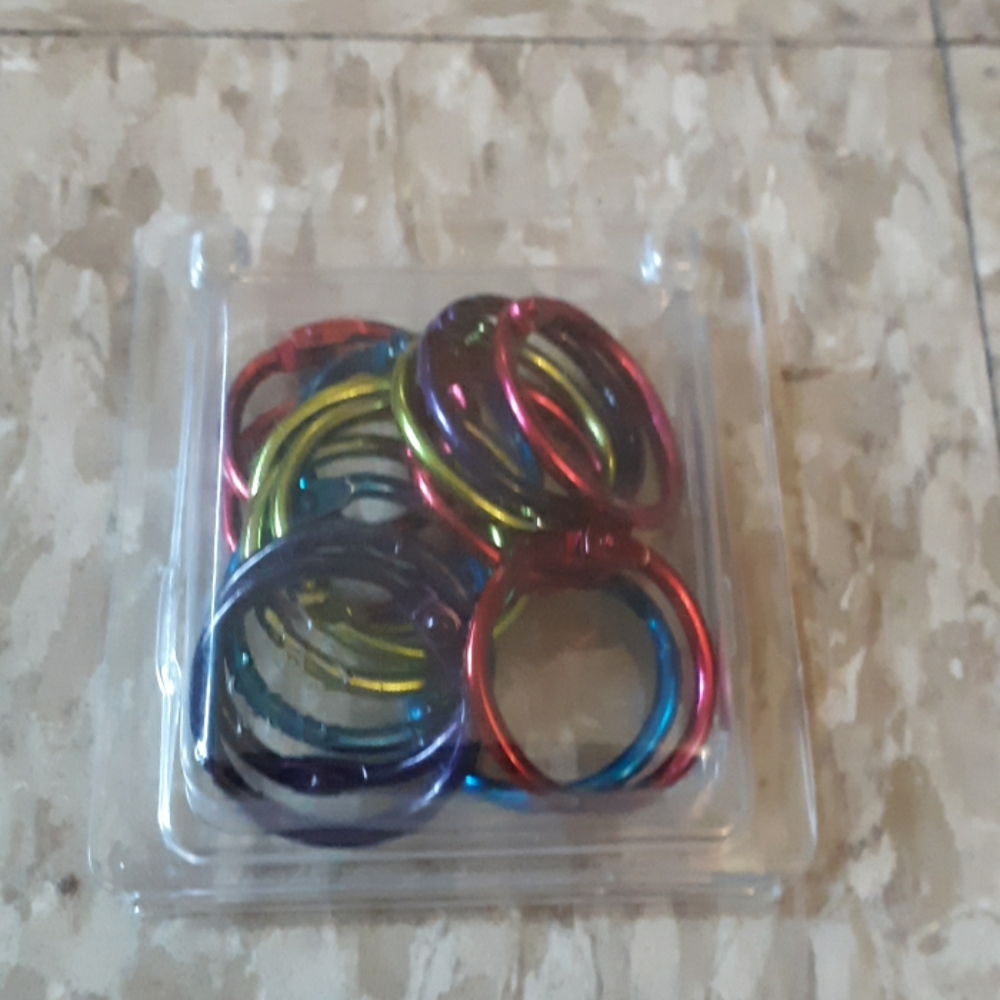 Metallic rings